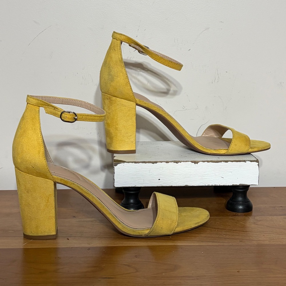 Kelly & Katie Hailee Yellow Faux Suede Block Heel Sandals Size 10M